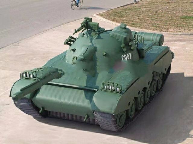 西乡塘小型军事坦克
